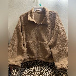 Super soft, warm and cozy zip up sweater , old navy brand. Worn once.Sold as is